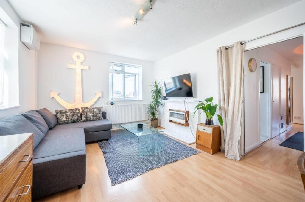 Apartment Flat 13